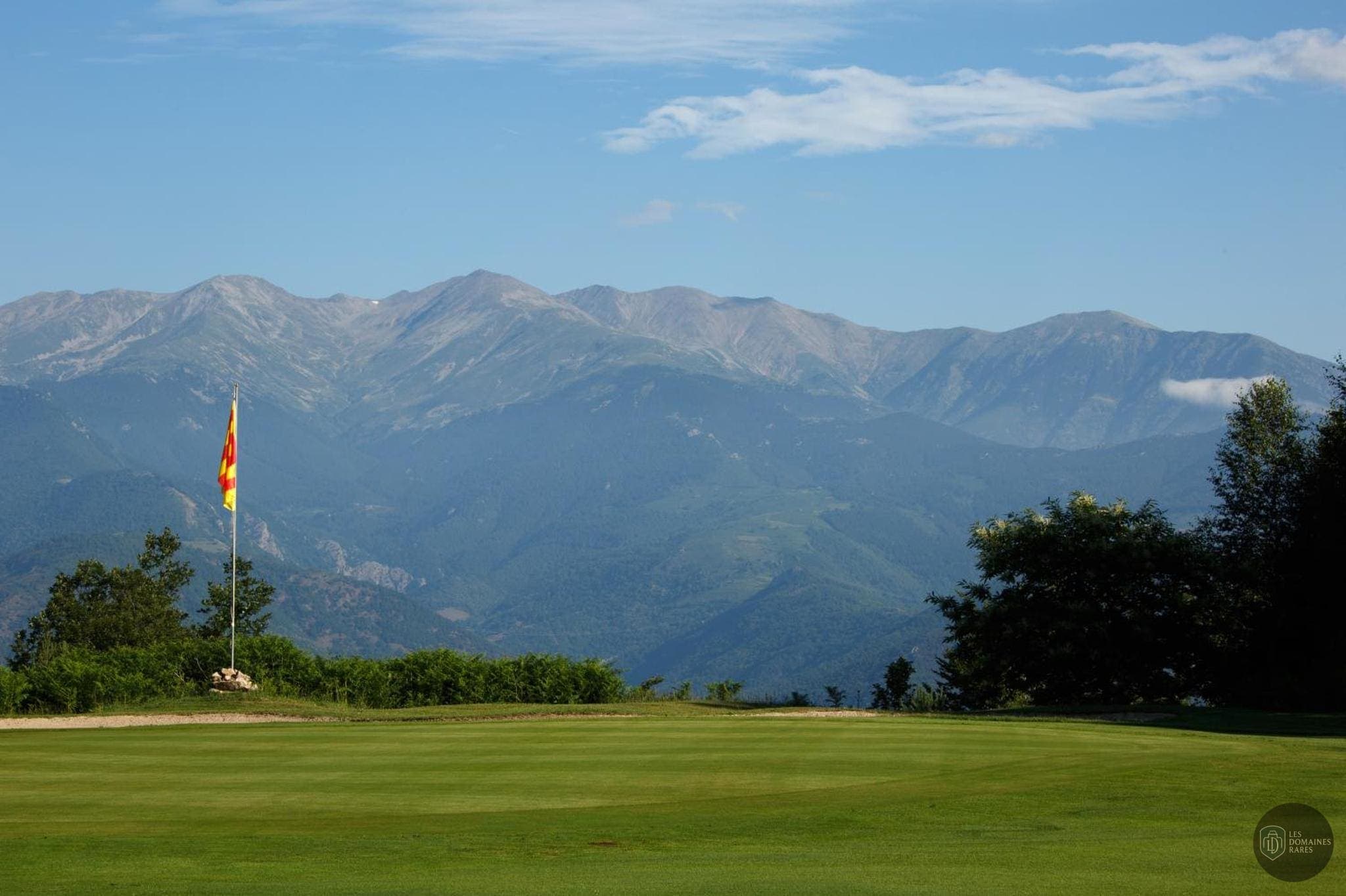Vue extérieure de l'hôtel Domaine de Falgos en Occitanie