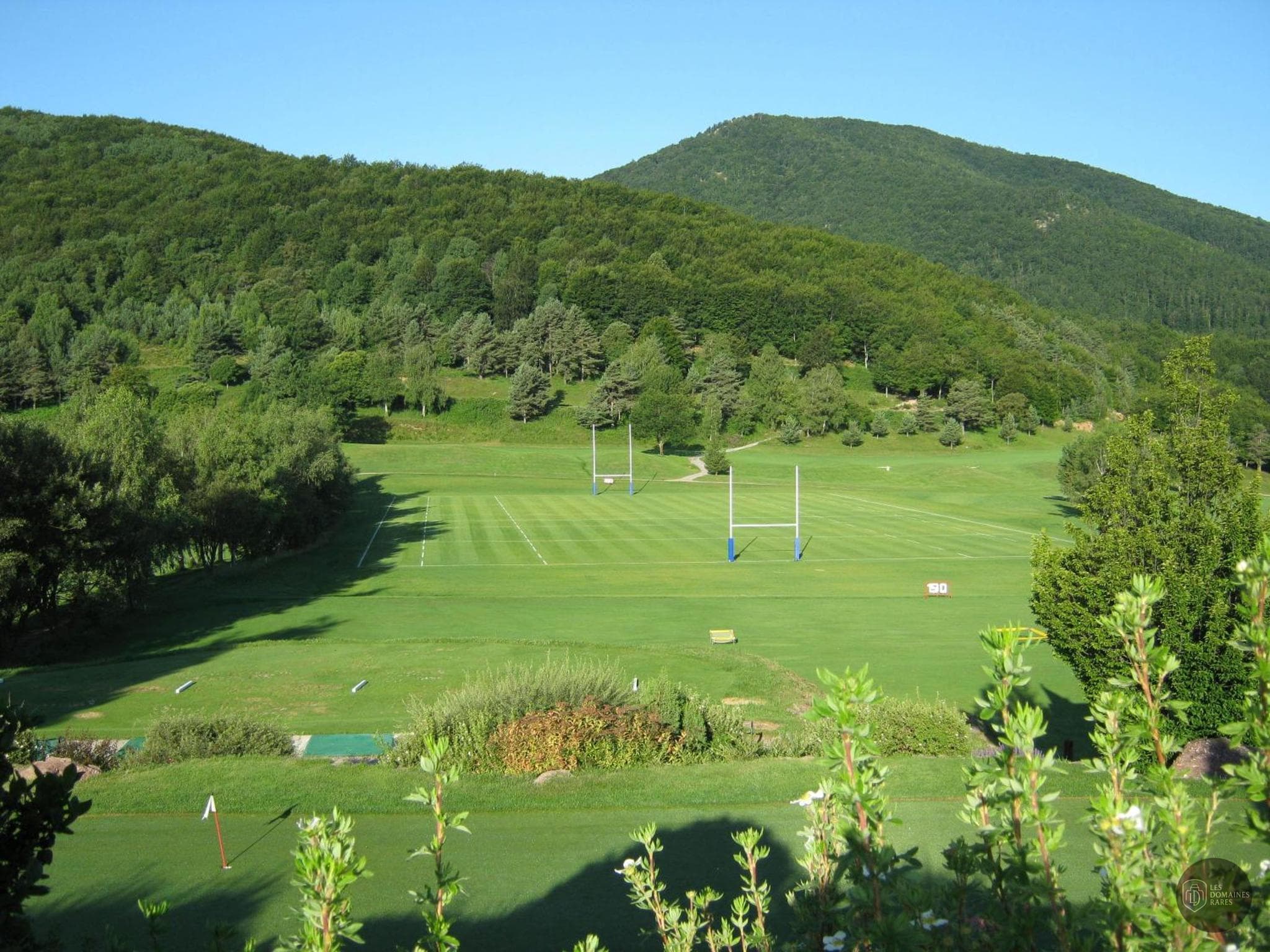 Vue extérieure de l'hôtel Domaine de Falgos en Occitanie