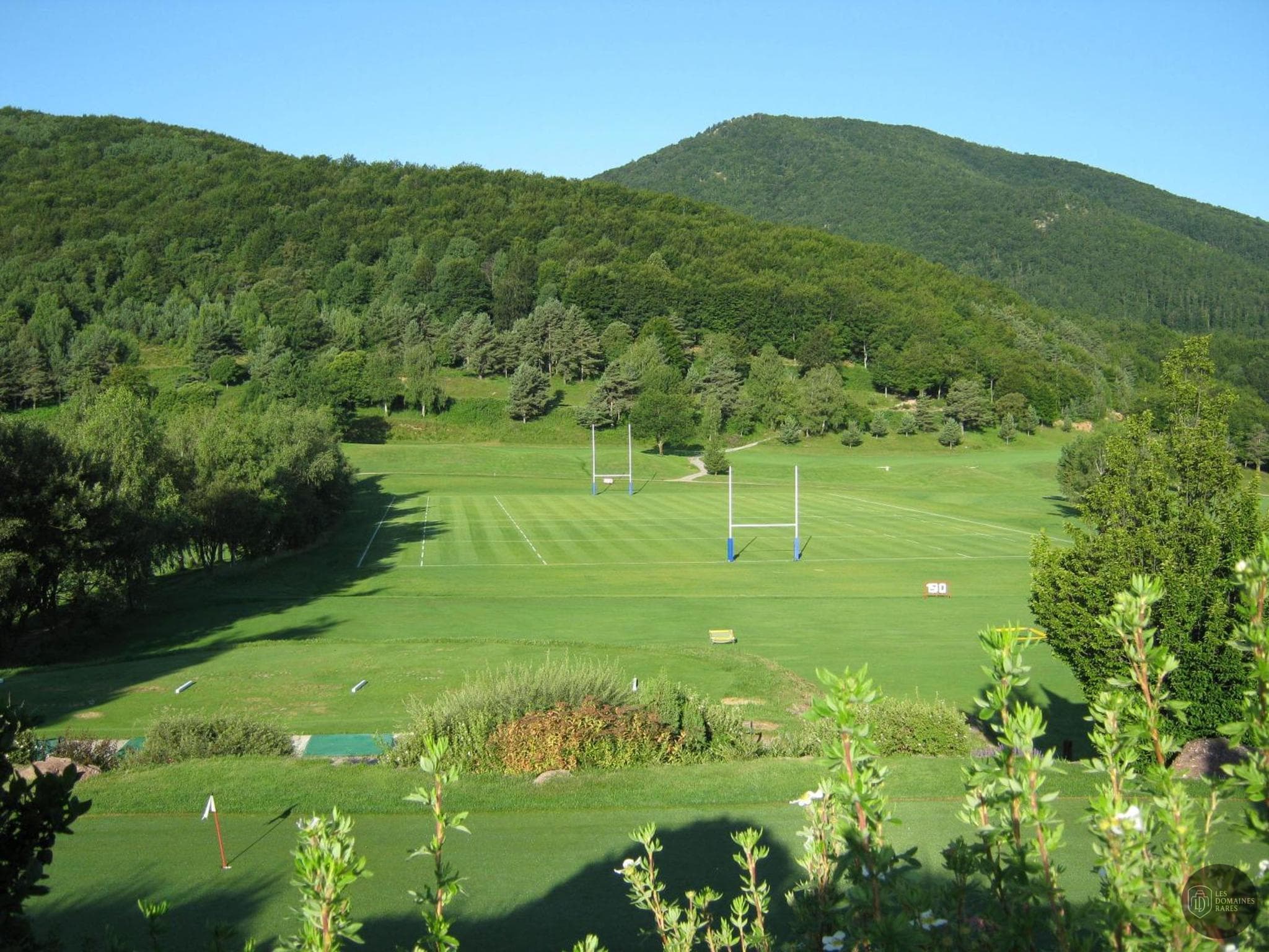 Vue extérieure de l'hôtel Domaine de Falgos en Occitanie