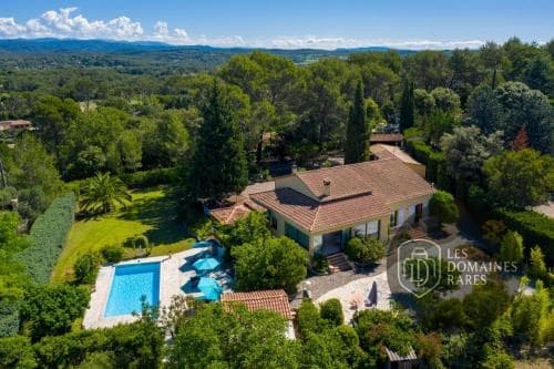 Vue extérieure du domaine Domaine de Fauveris à Lorgues en Provence-Alpes-Côte d'Azur