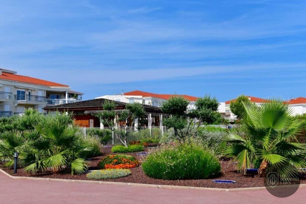 Vue extérieure du domaine Domaine de Flore en Occitanie
