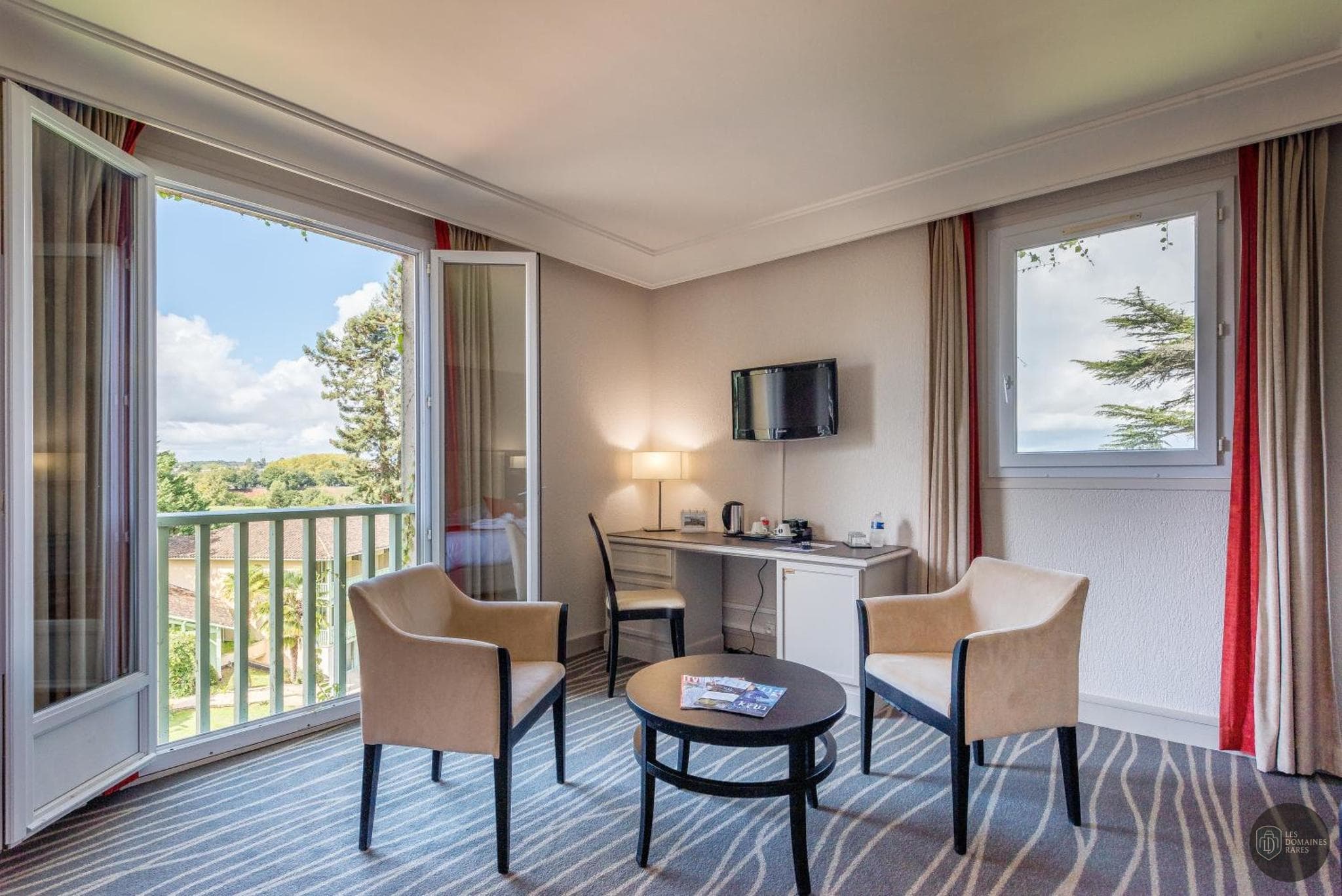 Vue extérieure de l'hôtel Domaine de Fompeyre à Bazas en Nouvelle-Aquitaine