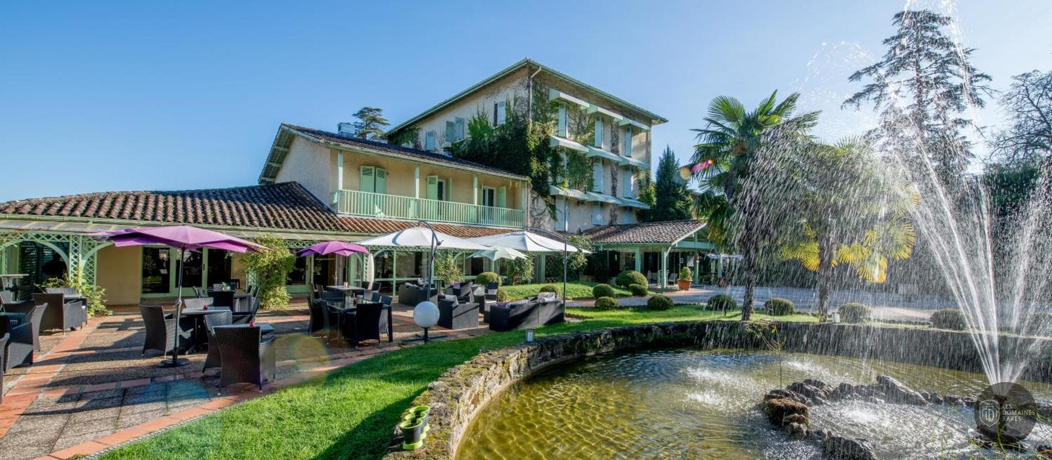Vue extérieure de l'hôtel Domaine de Fompeyre à Bazas en Nouvelle-Aquitaine