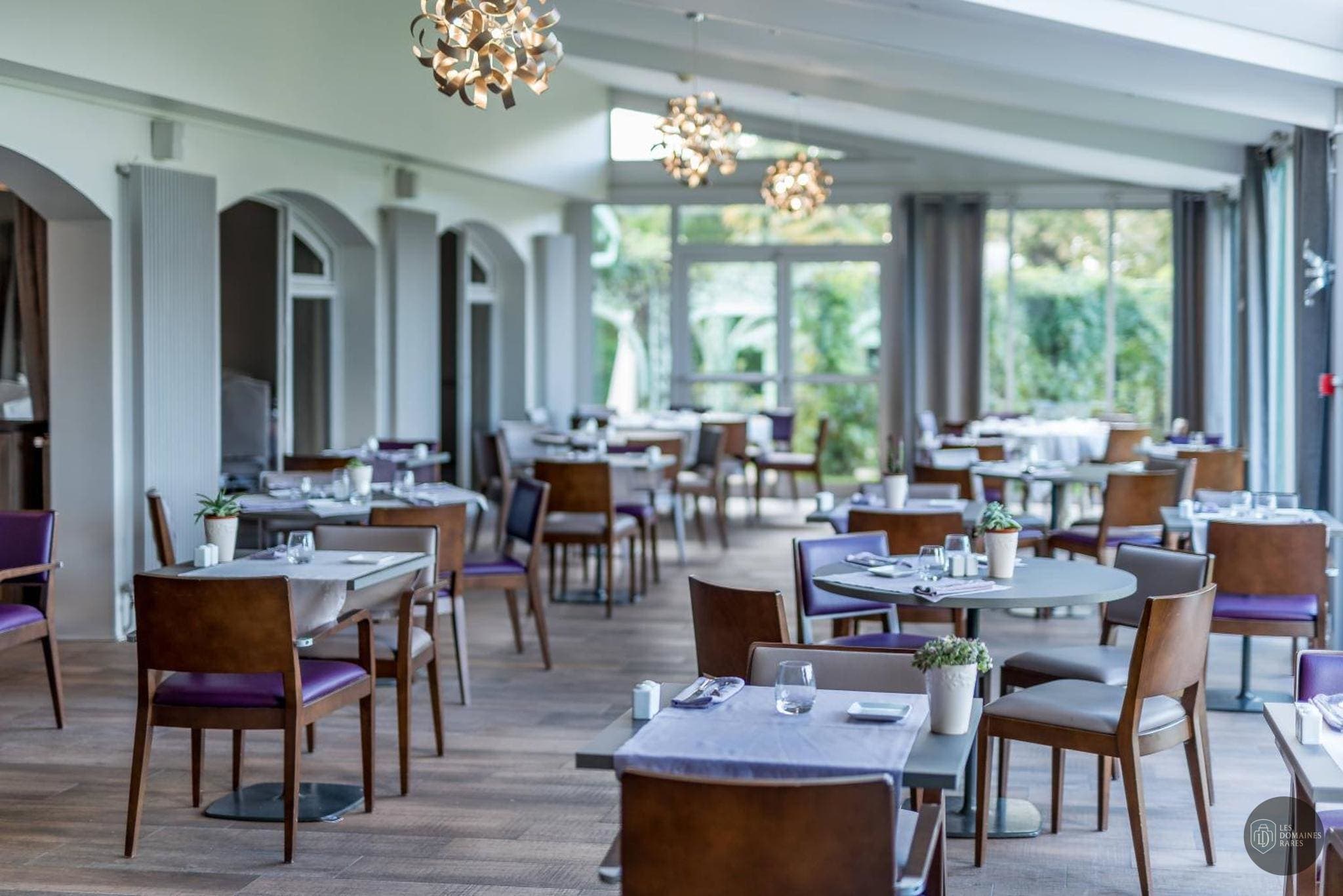Vue extérieure de l'hôtel Domaine de Fompeyre à Bazas en Nouvelle-Aquitaine