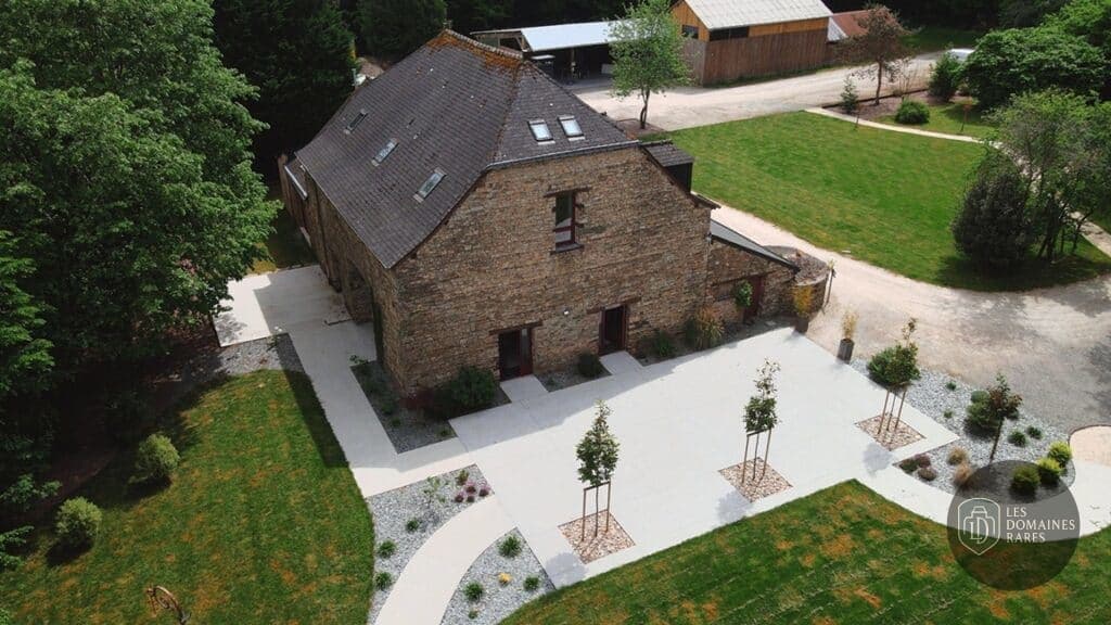Vue extérieure du domaine Domaine de Javardan en Pays de la Loire