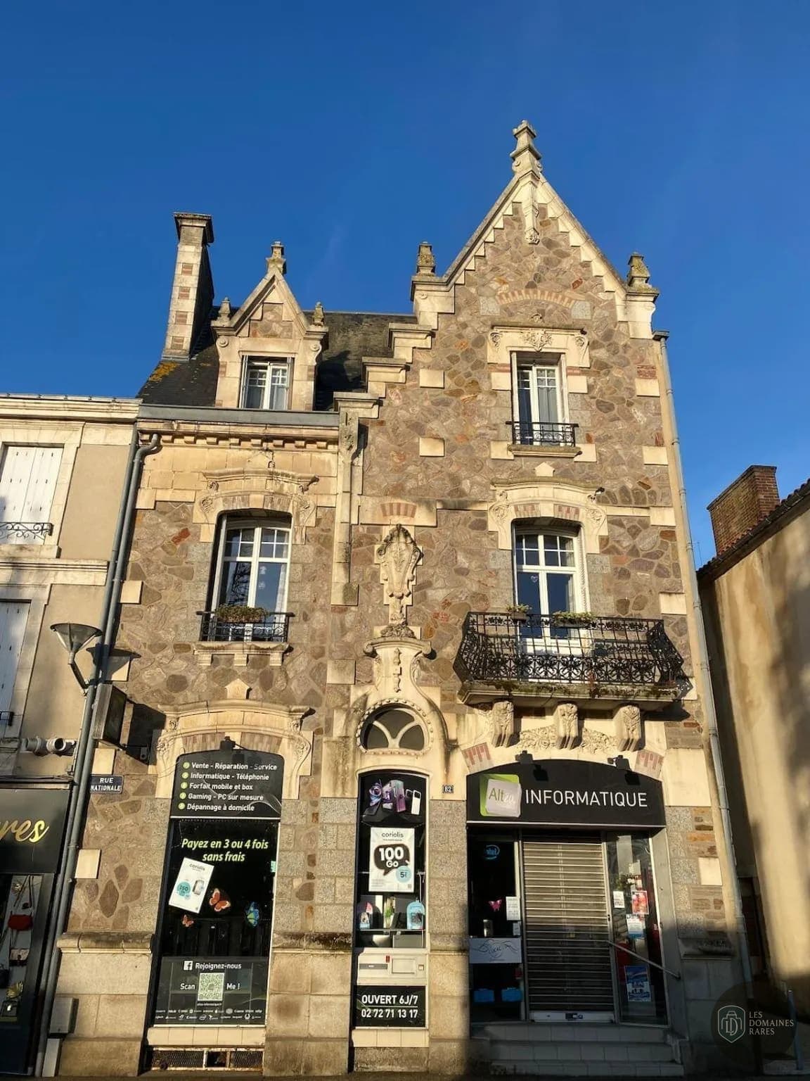 Vue extérieure du domaine Domaine de La Corbe à Bournezau en Pays de la Loire
