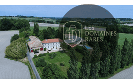 Vue extérieure du domaine Domaine de La Vaure en Nouvelle-Aquitaine