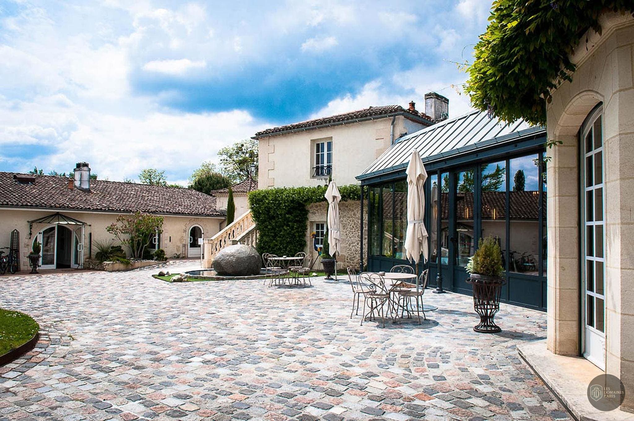 Vue extérieure du domaine Domaine de Larchey en Nouvelle-Aquitaine