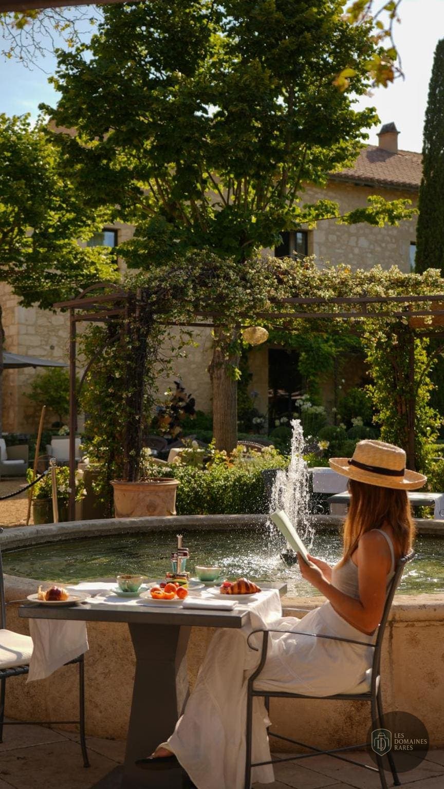 Vue extérieure du domaine Domaine de Manville à Les en Provence-Alpes-Côte d'Azur