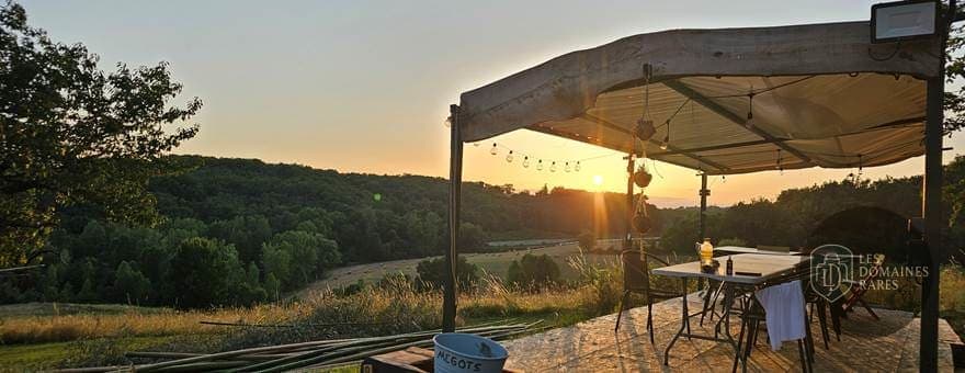 Vue extérieure du domaine Domaine de Massoulac en Occitanie
