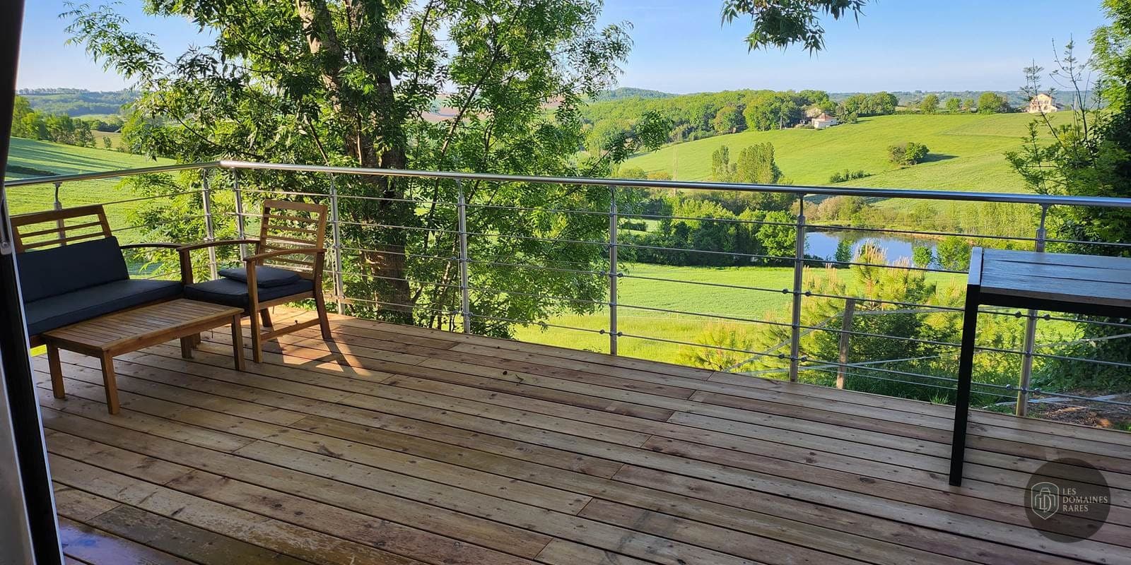 Vue extérieure du domaine Domaine de Massoulac en Occitanie
