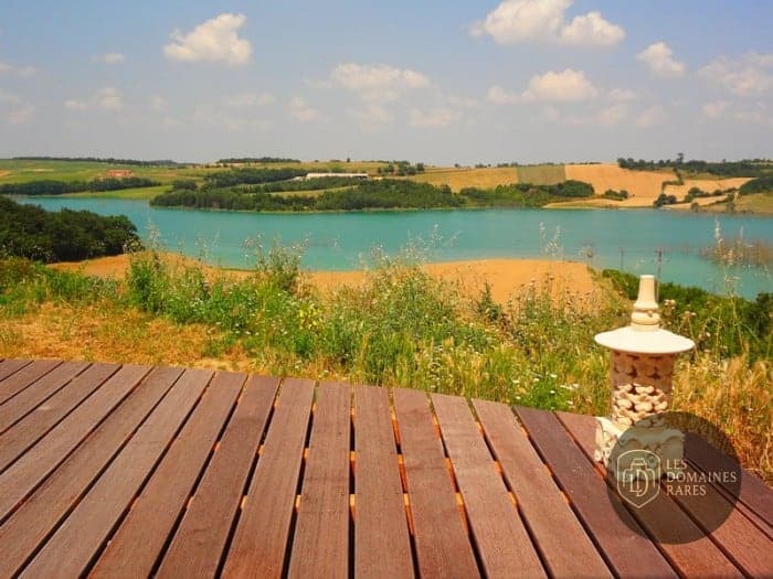 Vue extérieure du domaine Domaine de Milhas en Occitanie