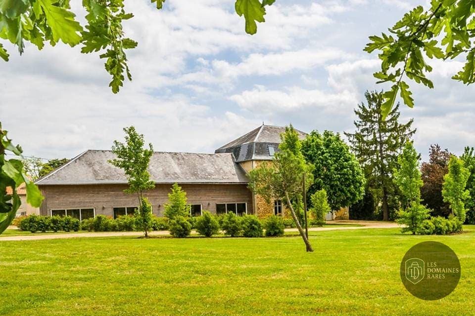 Vue extérieure du domaine Domaine de Persine en Nouvelle-Aquitaine