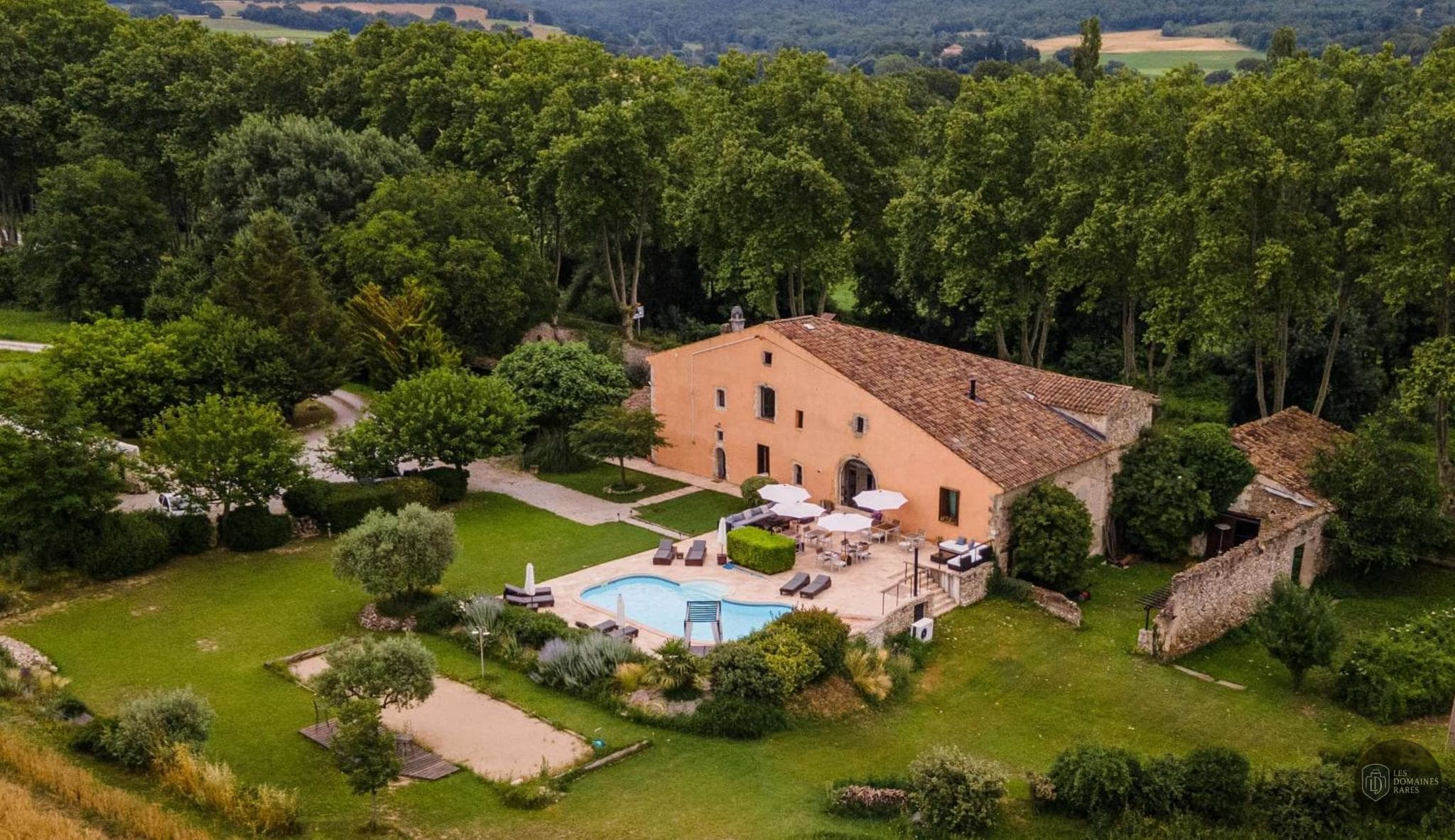 Vue extérieure du domaine Domaine de Pradaou à Reillane en Provence-Alpes-Côte d'Azur