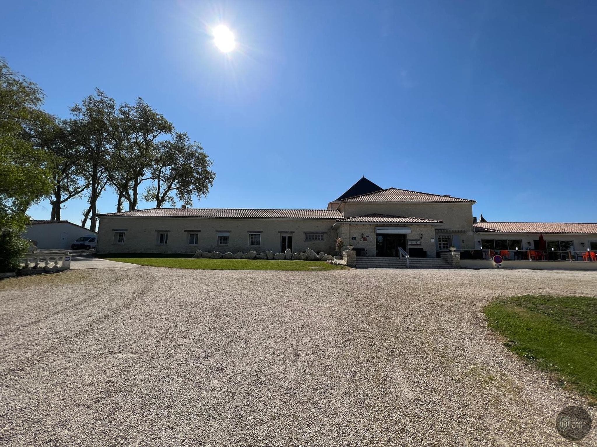 Domaine de Roullet — Extérieur