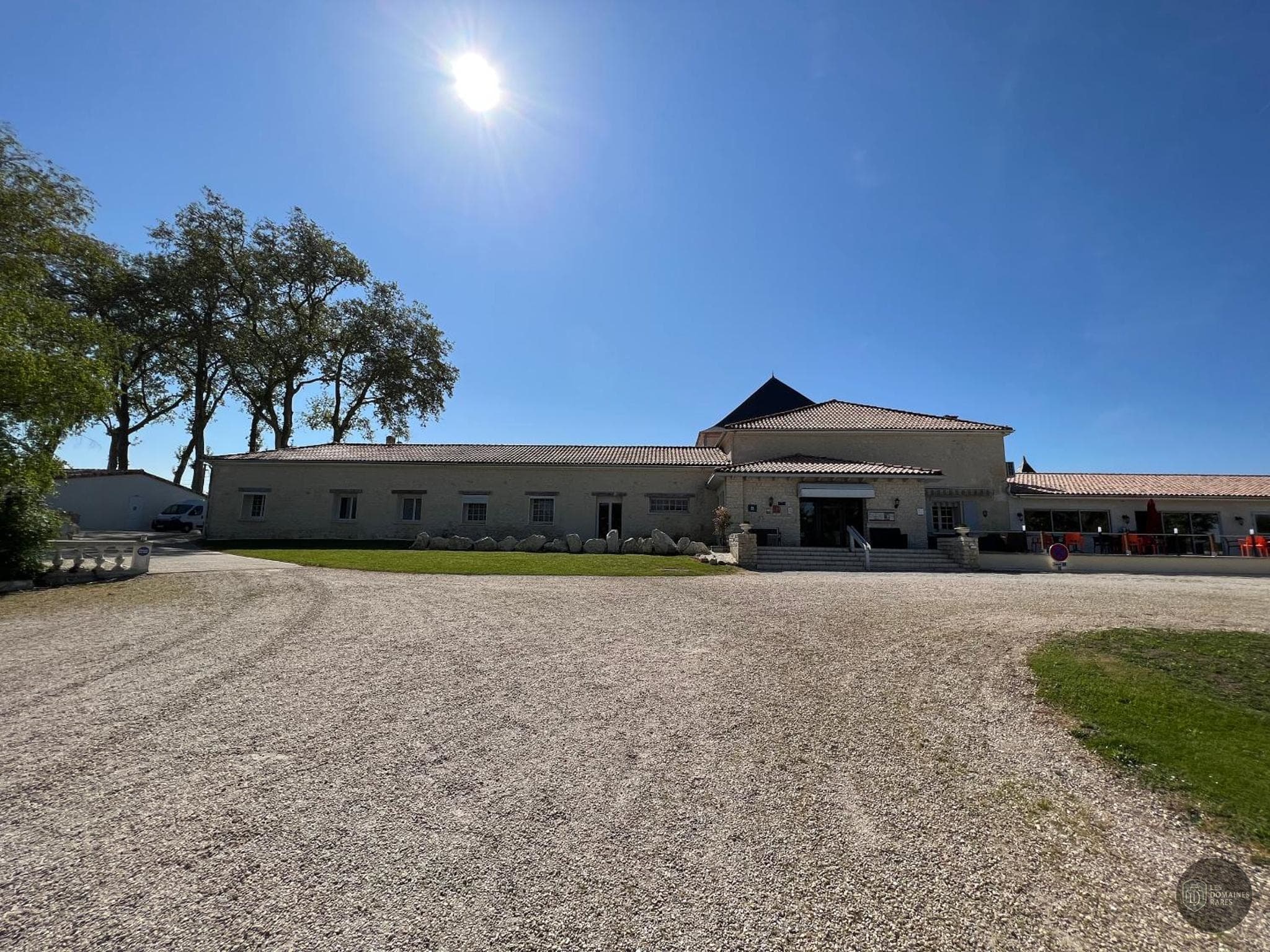 Domaine de Roullet — Extérieur