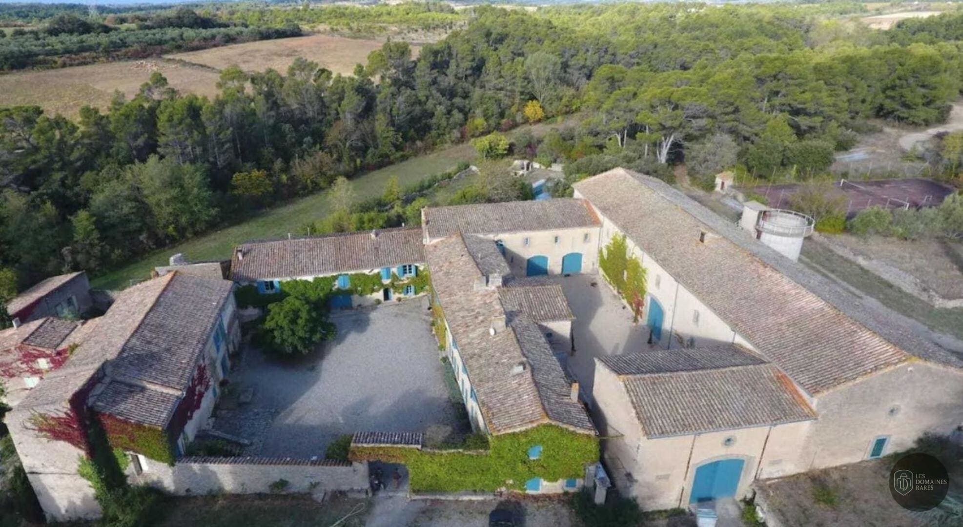 Vue extérieure du domaine Domaine de Russol en Occitanie