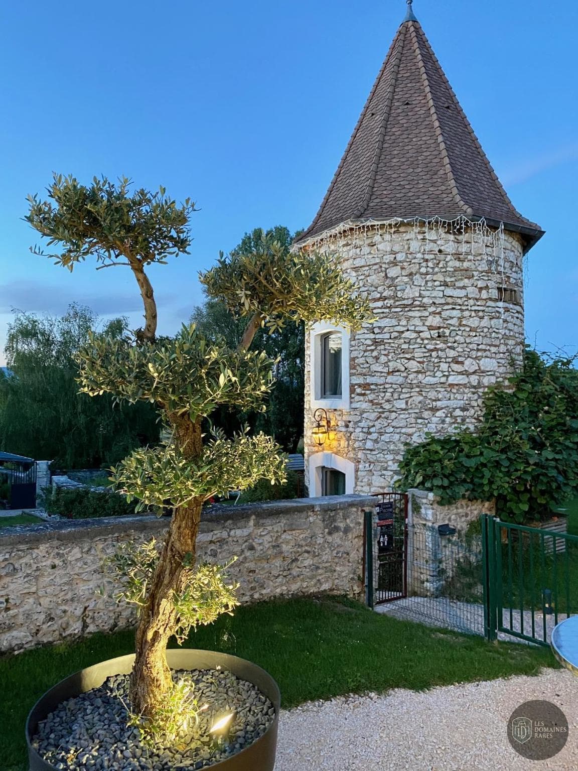 Vue extérieure du lieu Domaine de Suzel en Auvergne-Rhône-Alpes
