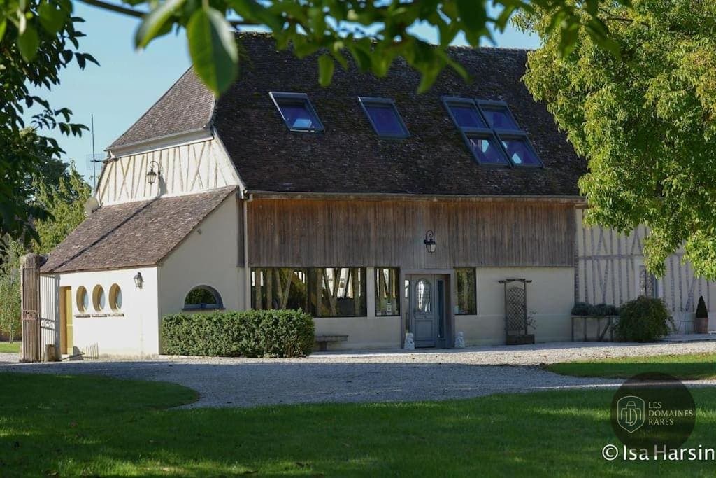 Vue extérieure du domaine Domaine de Toussacq en Île-de-France