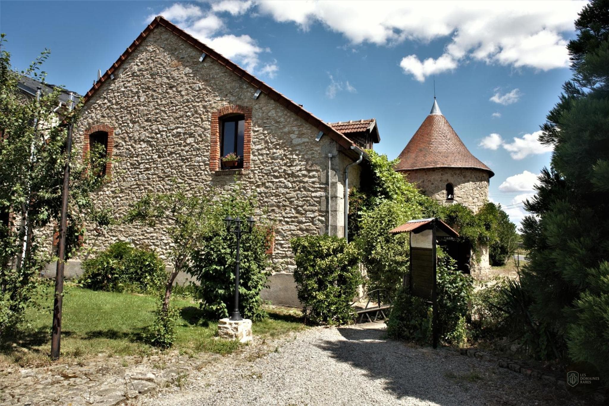 Vue extérieure du domaine Domaine de Vareilles à Vareilles en Nouvelle-Aquitaine