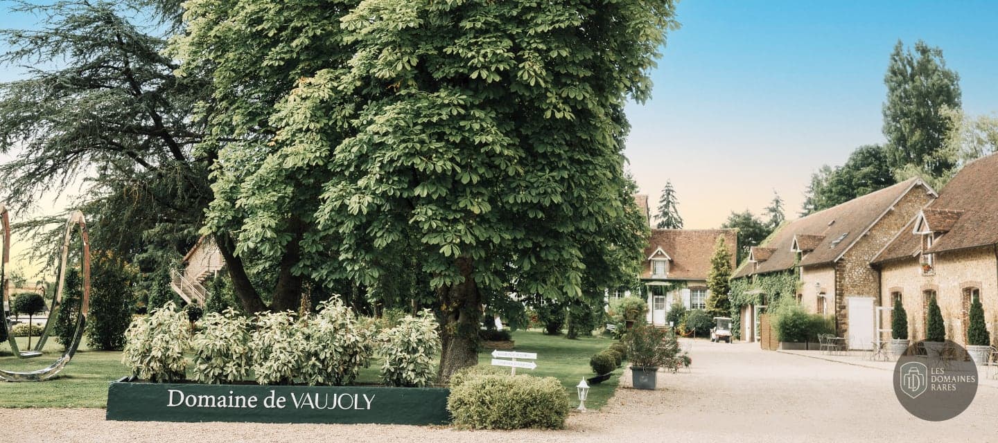 Vue extérieure du domaine Domaine de Vaujoly en Centre-Val de Loire