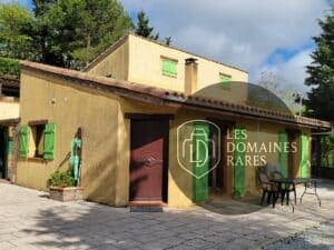 Vue extérieure du domaine Domaine de la Prade à Cébazat en Auvergne-Rhône-Alpes