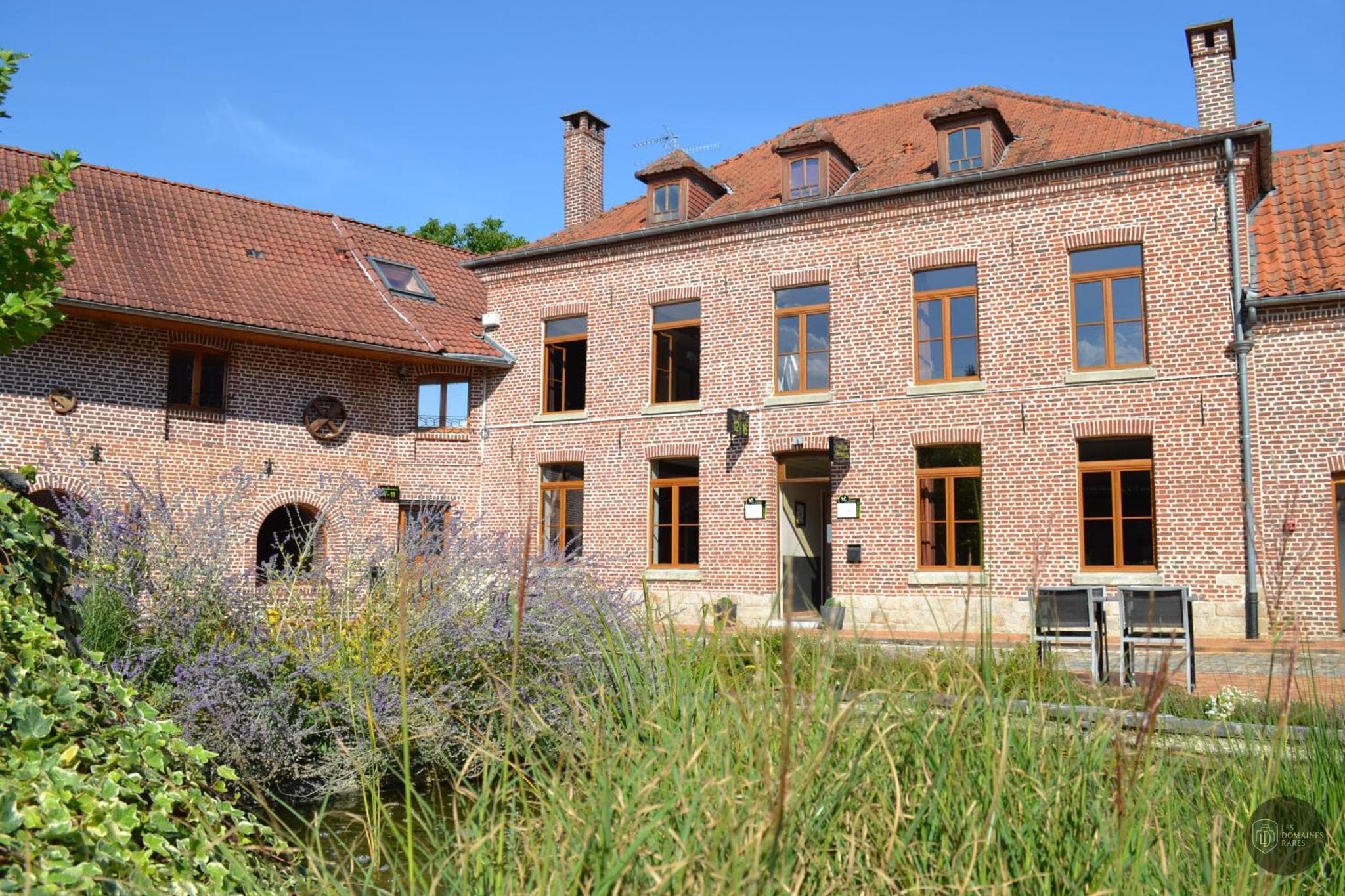 Vue extérieure du domaine Domaine des Cigognes à Ennevelin en Hauts-de-France