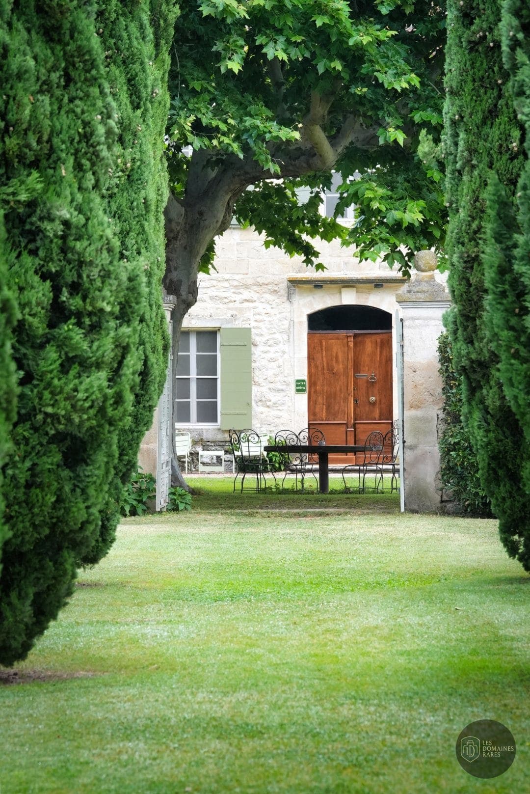 Vue extérieure du domaine Domaine des Clos à Beaucaire en Occitanie