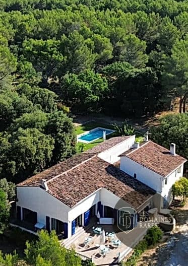Vue extérieure du domaine Domaine des Danjean en Provence-Alpes-Côte d'Azur