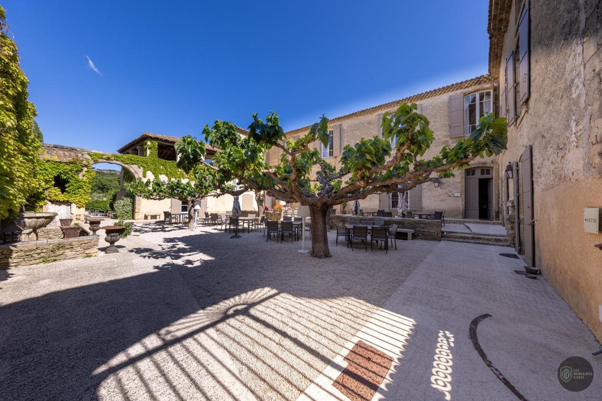 Vue extérieure du domaine Domaine des Escaunes en Occitanie