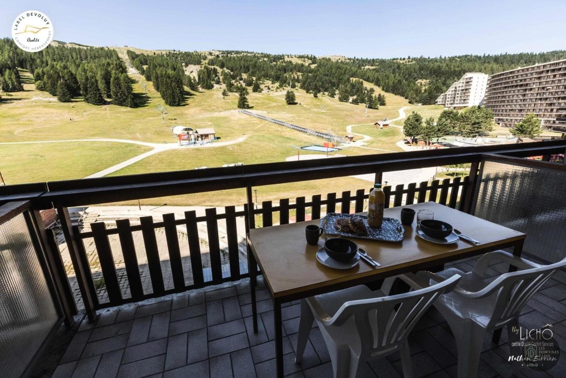 Domaine du Bois Joli — Extérieur