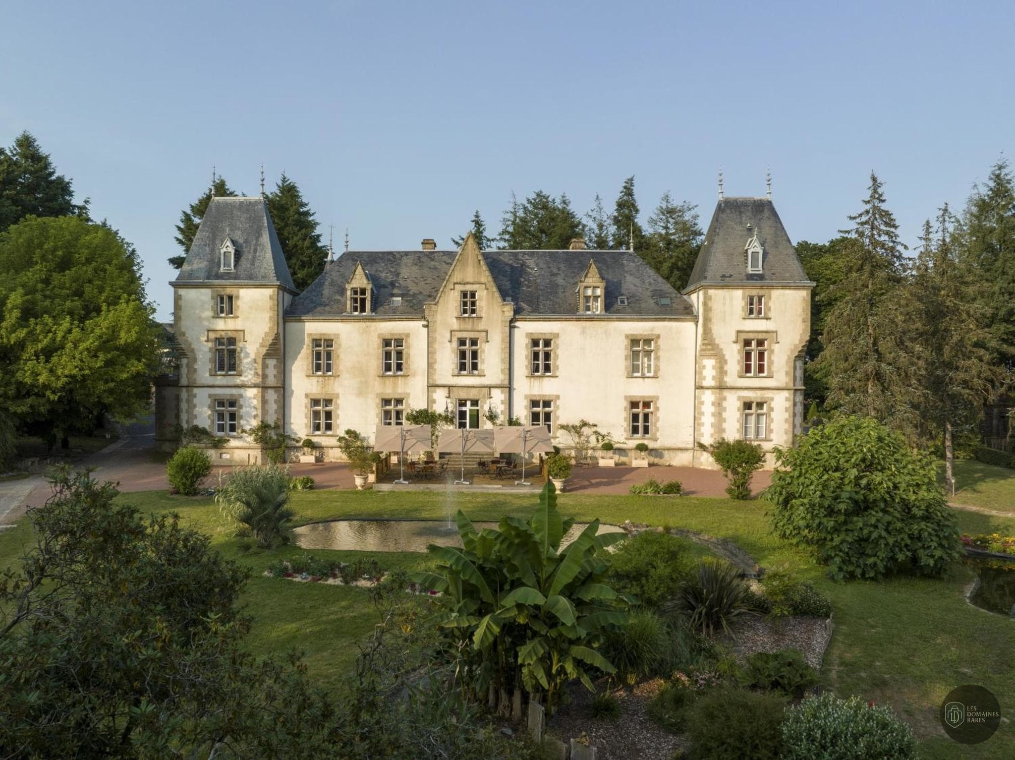 Vue extérieure du domaine Domaine du Boisniard à Chambretaud en Pays de la Loire