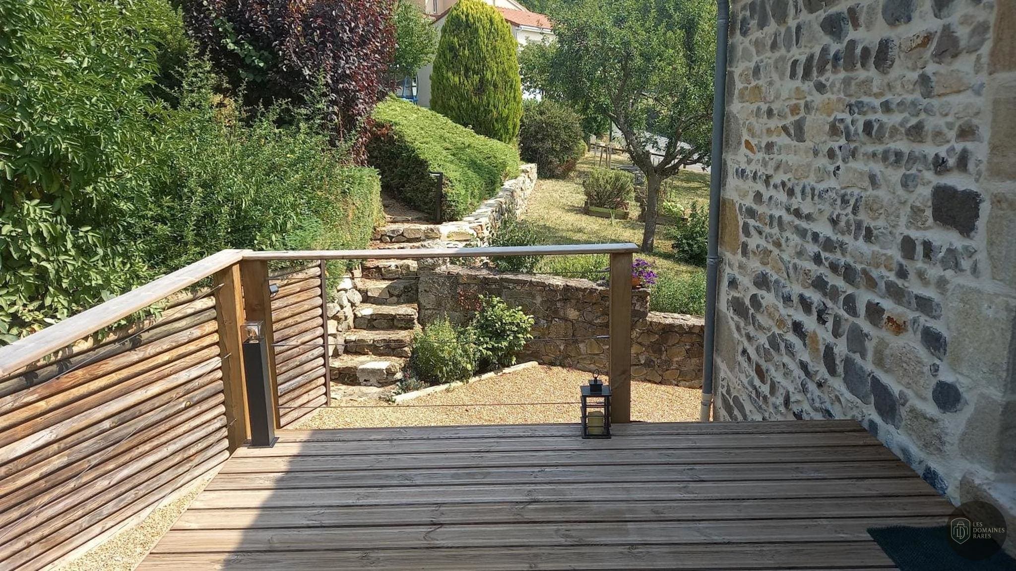 Vue extérieure du domaine Domaine du Buisson en Auvergne-Rhône-Alpes