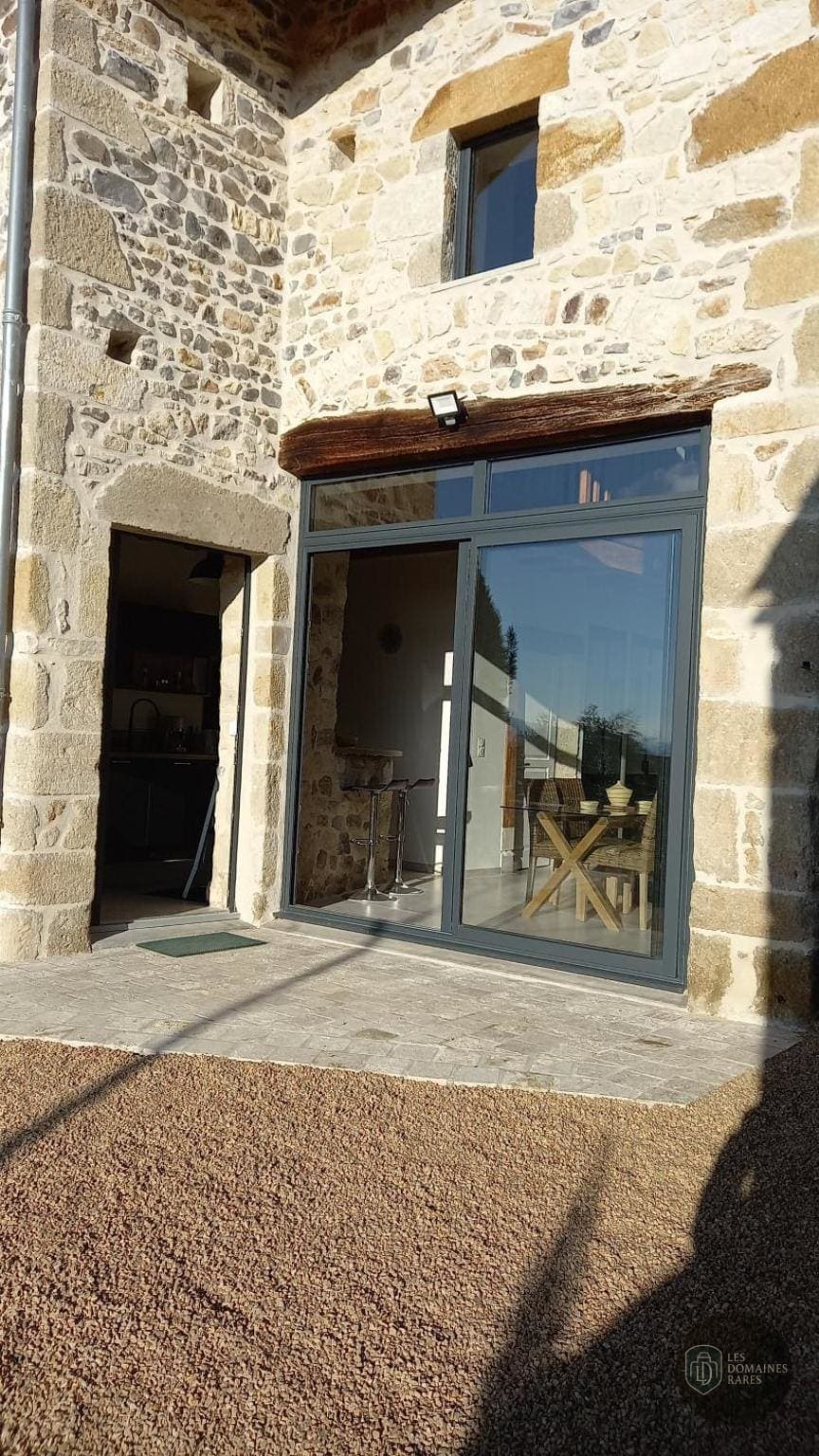 Vue extérieure du domaine Domaine du Buisson en Auvergne-Rhône-Alpes