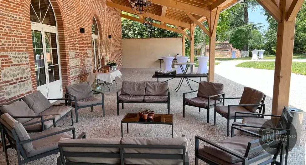 Vue extérieure du domaine Domaine du T en Occitanie