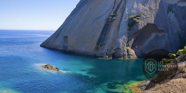 Vue extérieure de la résidence Domaine du Thronnet à Figanières en Provence-Alpes-Côte d'Azur