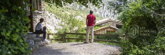 Vue extérieure de la résidence Domaine du Thronnet à Figanières en Provence-Alpes-Côte d'Azur