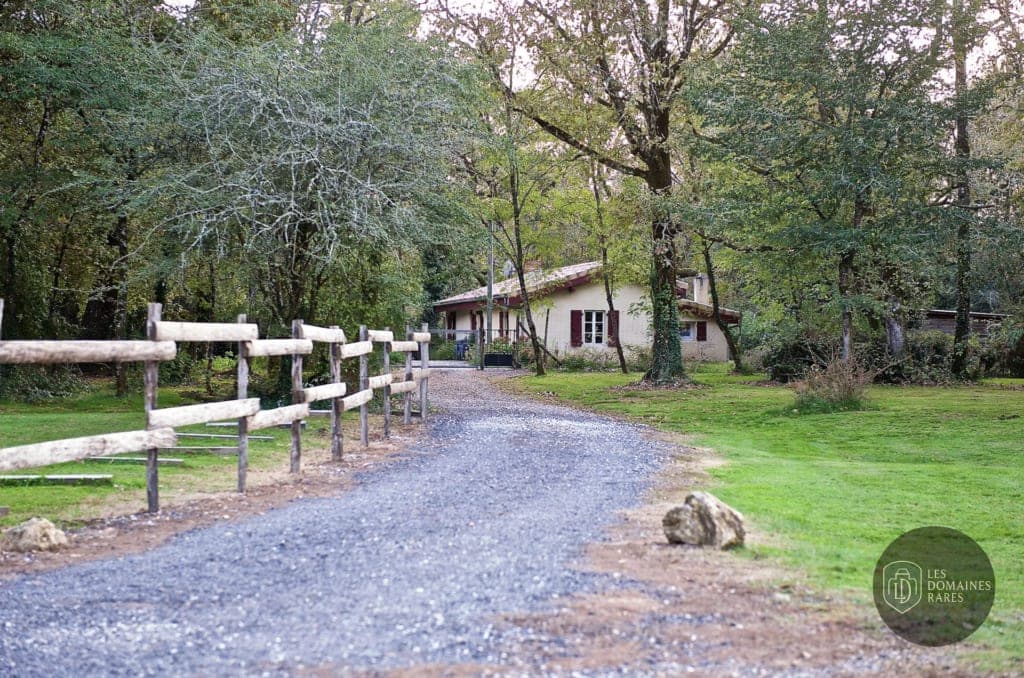Vue extérieure du domaine Domaine du Vautrait en Nouvelle-Aquitaine