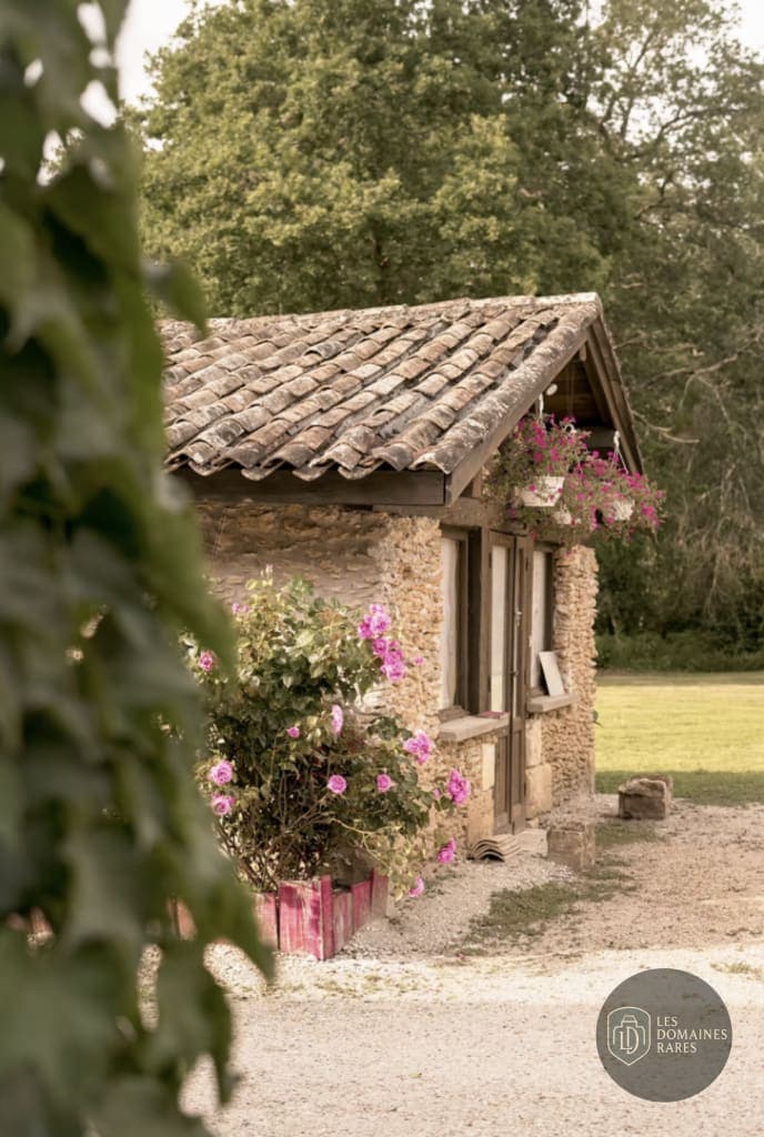 Vue extérieure du domaine Domaine du Vautrait en Nouvelle-Aquitaine