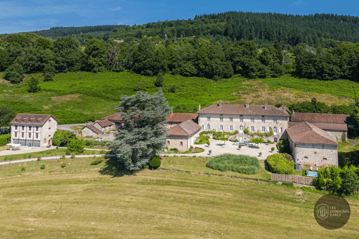 Vue extérieure du domaine Domaine du Vignau à La en Nouvelle-Aquitaine