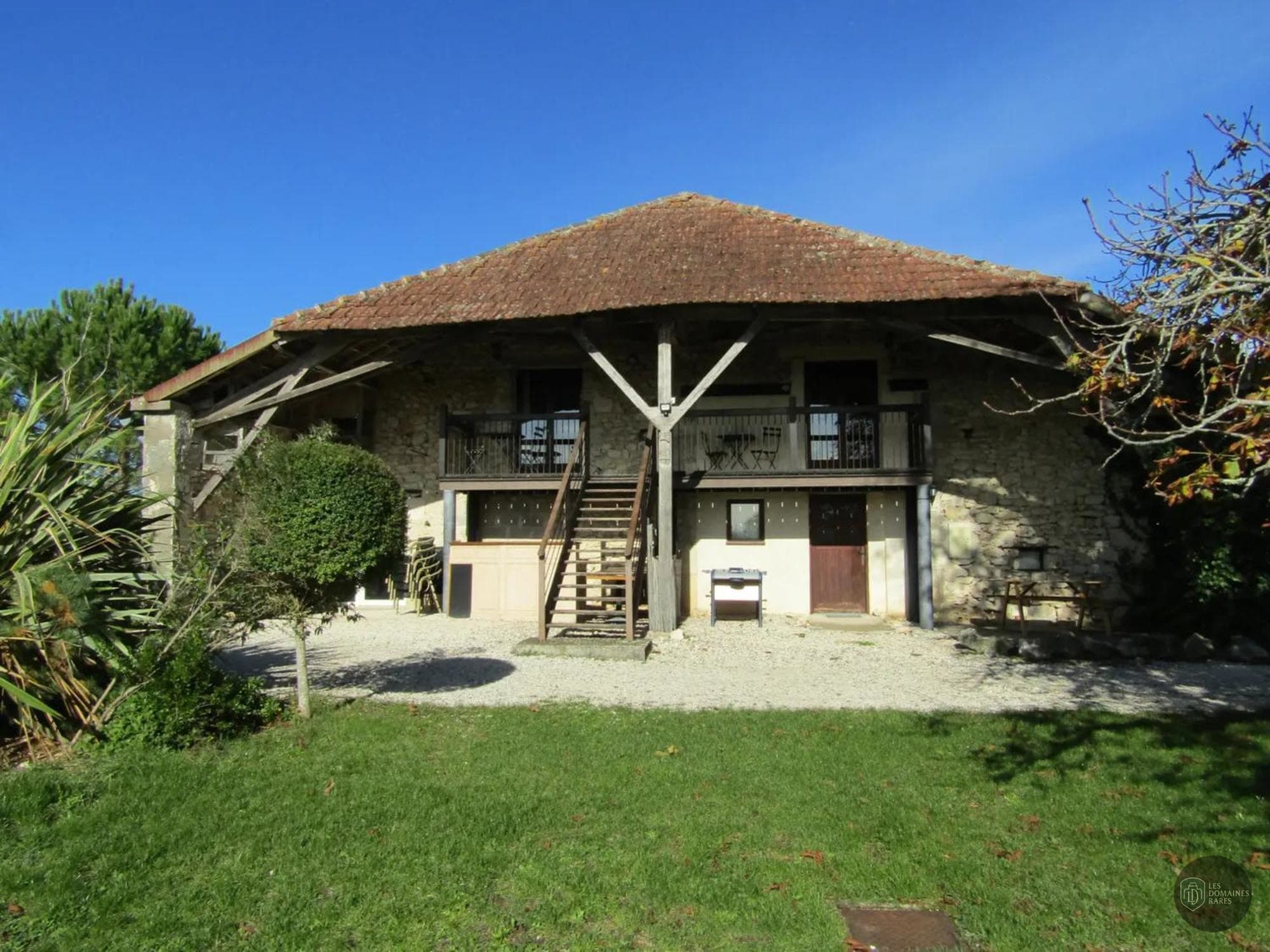 Vue extérieure de l'hôtel Domaine la Roque en Provence-Alpes-Côte d'Azur