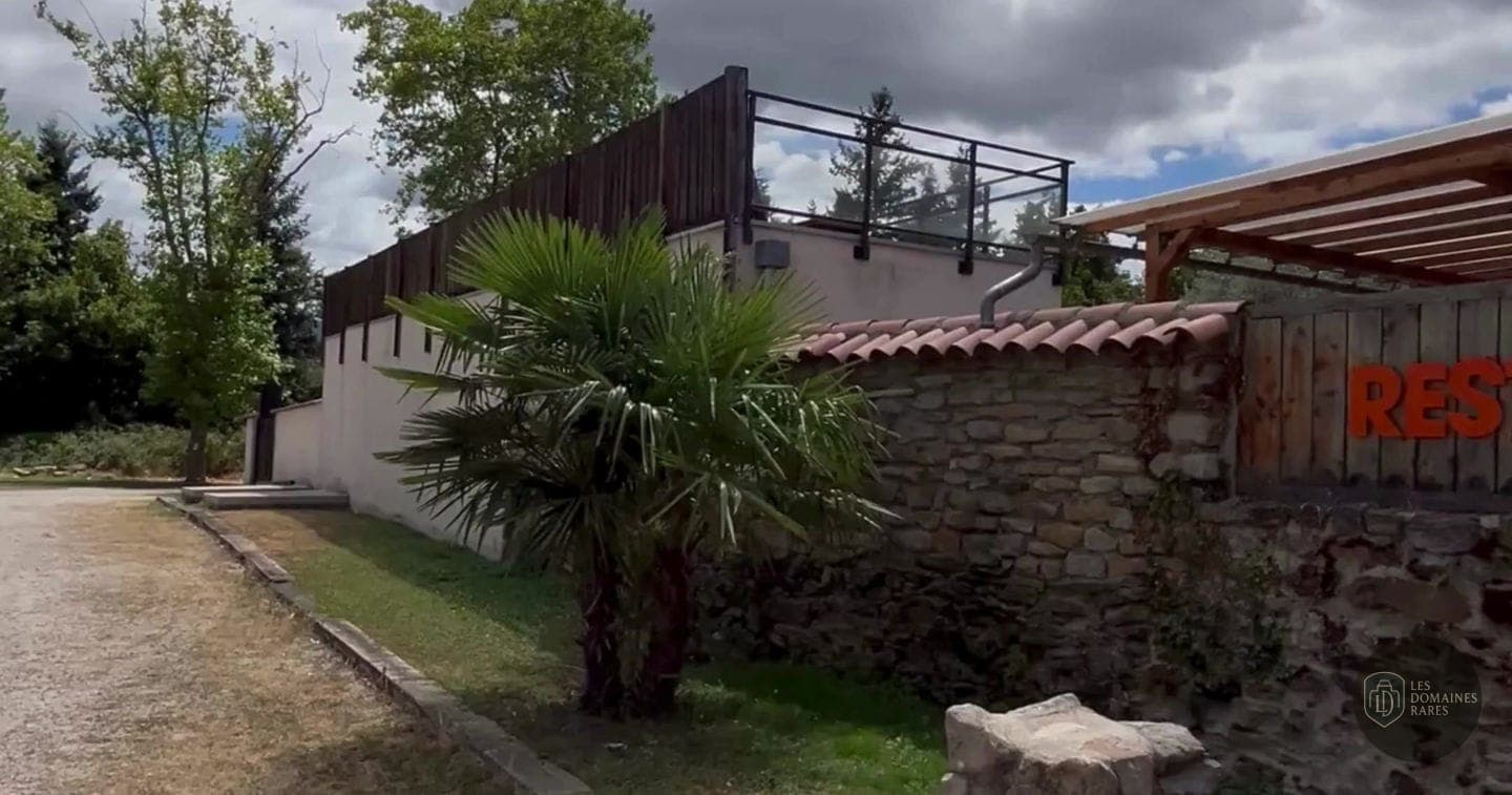 Vue extérieure du domaine Domaine le 1810 à La en Auvergne-Rhône-Alpes