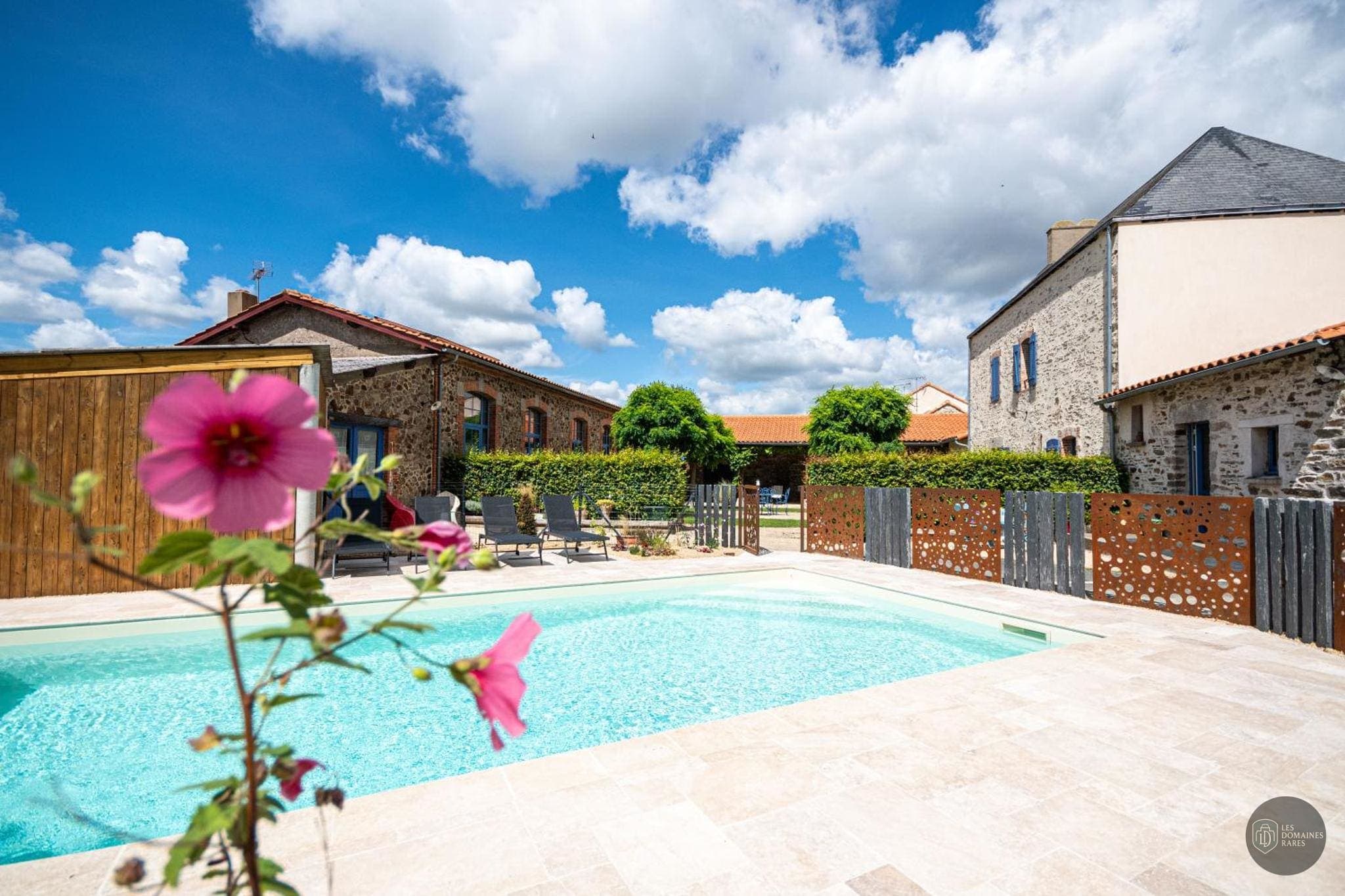 Piscine et activités du domaine Domaine le 5B en Bretagne