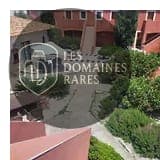 Vue aérienne de la cour et bâtiments