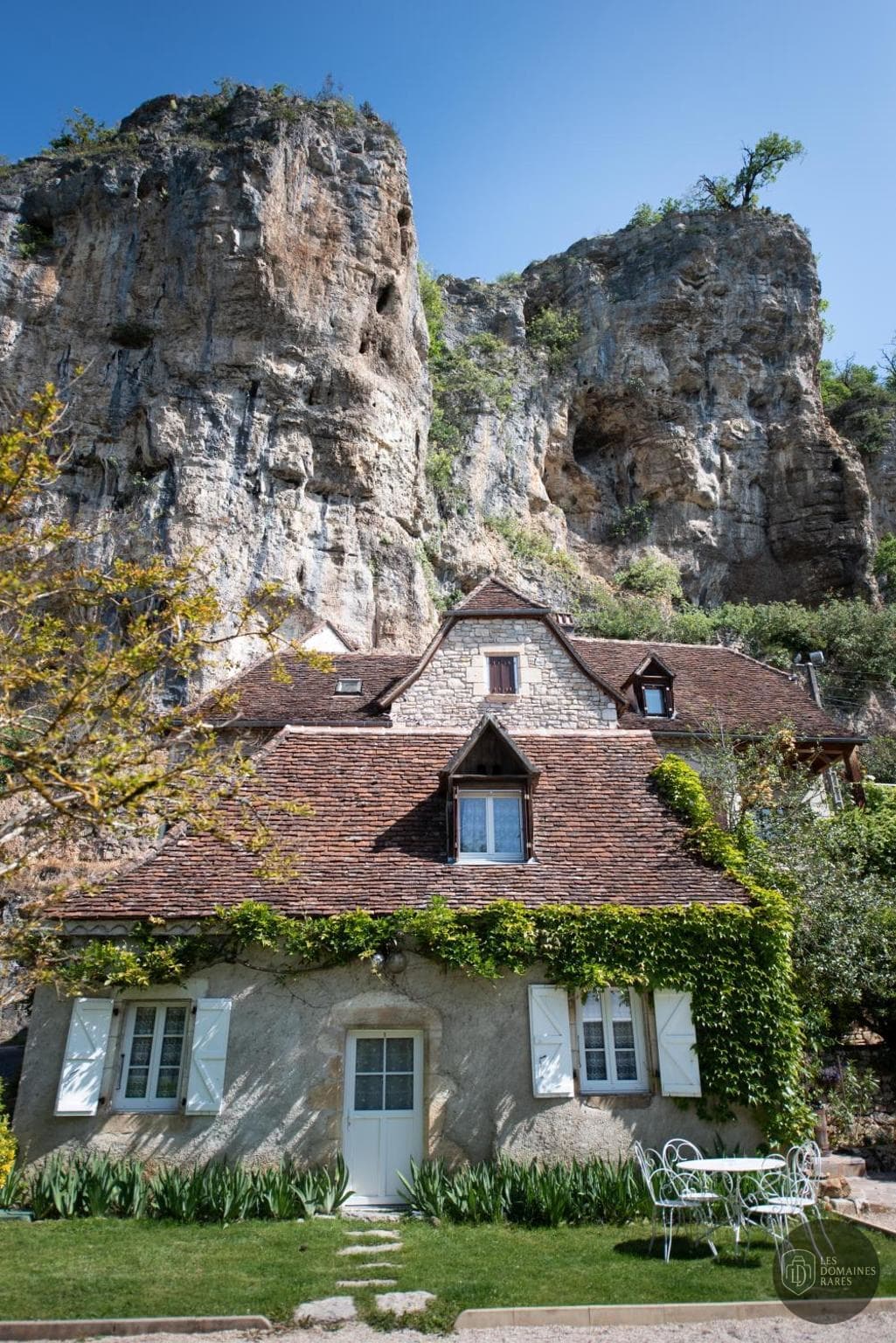 Vue extérieure du domaine Domaine les Falaises à Martel en Occitanie