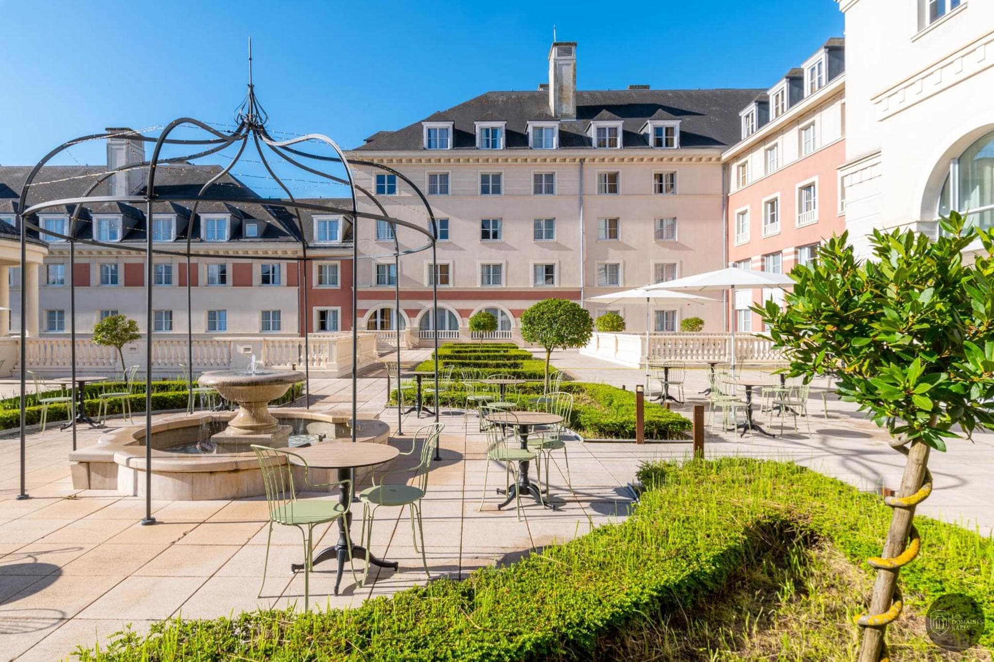 Dream Castle Paris — Extérieur