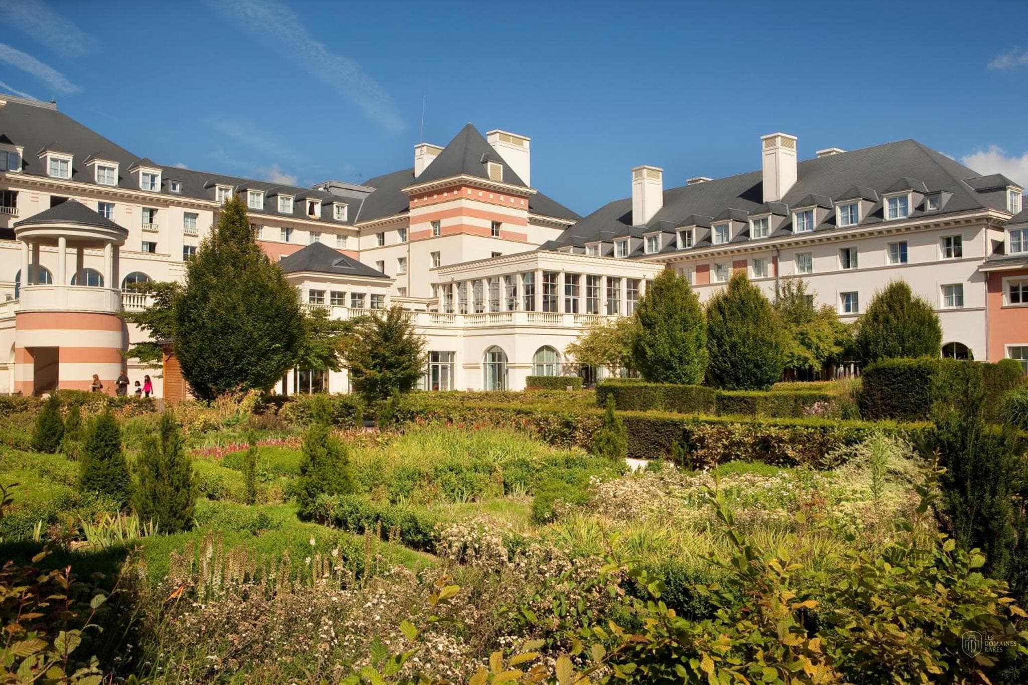 Dream Castle Paris — Extérieur