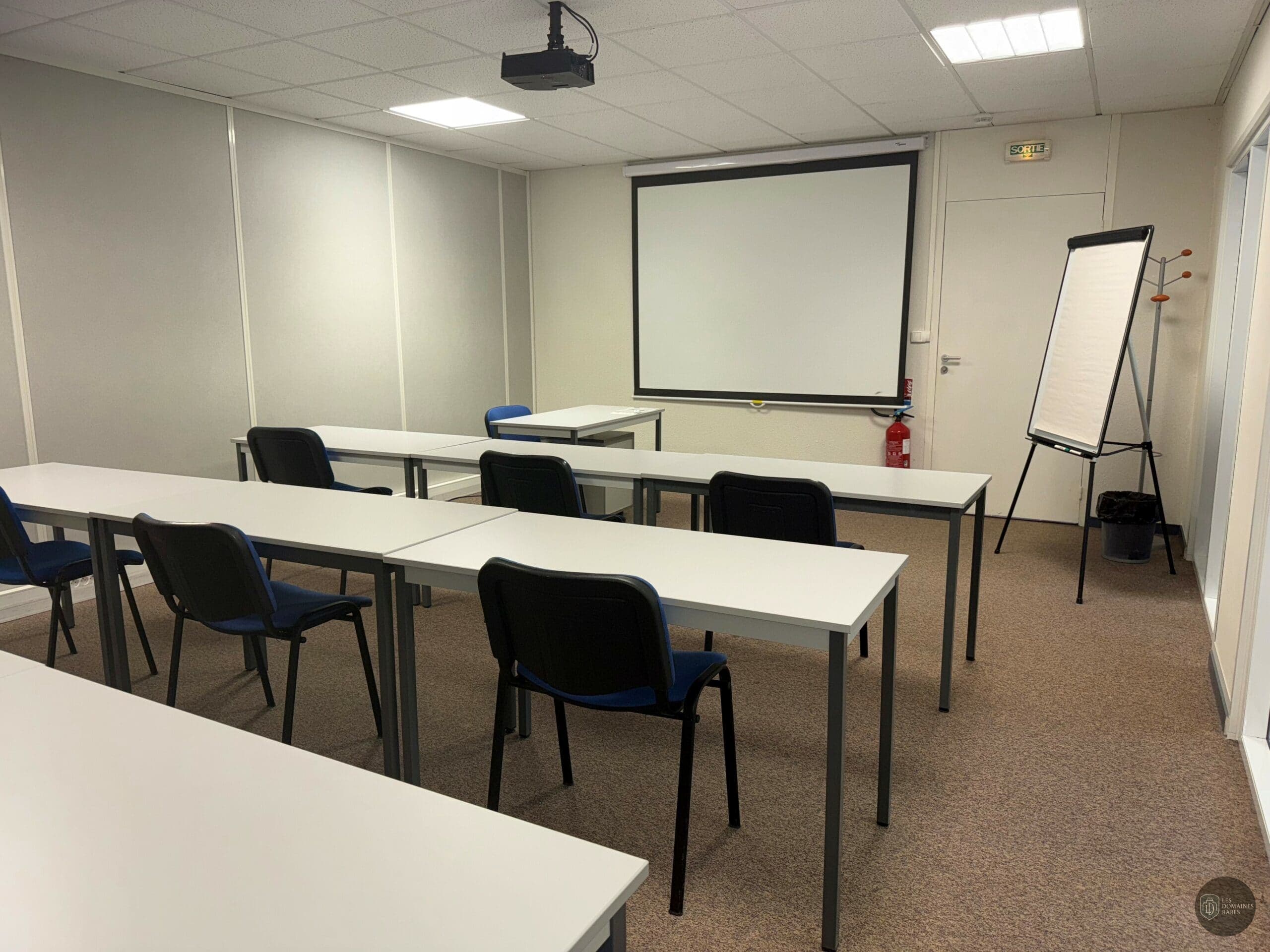 Salle de réunion 4 de l'auberge Drive Affaires à Mérignac en Nouvelle-Aquitaine