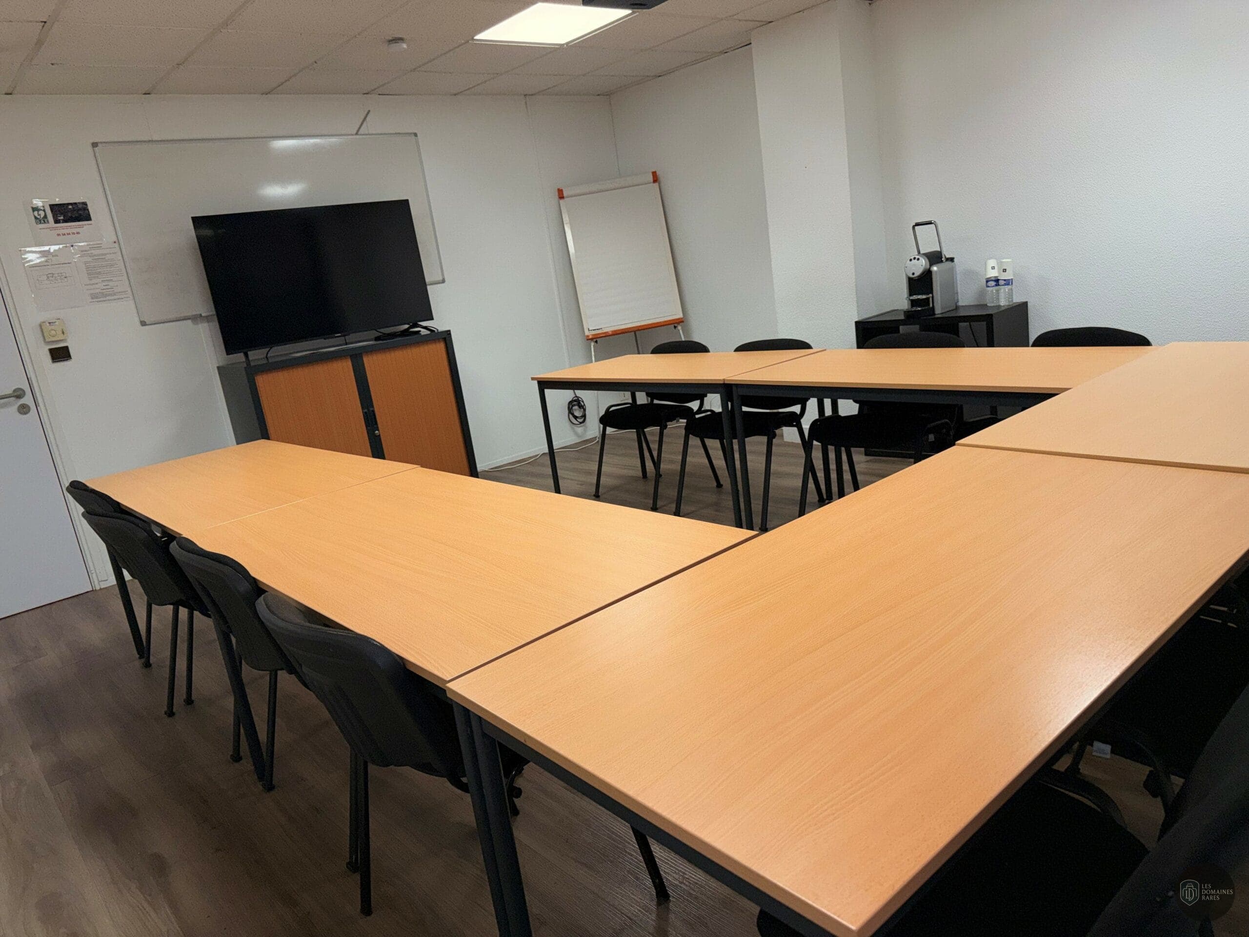 Salle de réunion 5 de l'auberge Drive Affaires à Mérignac en Nouvelle-Aquitaine