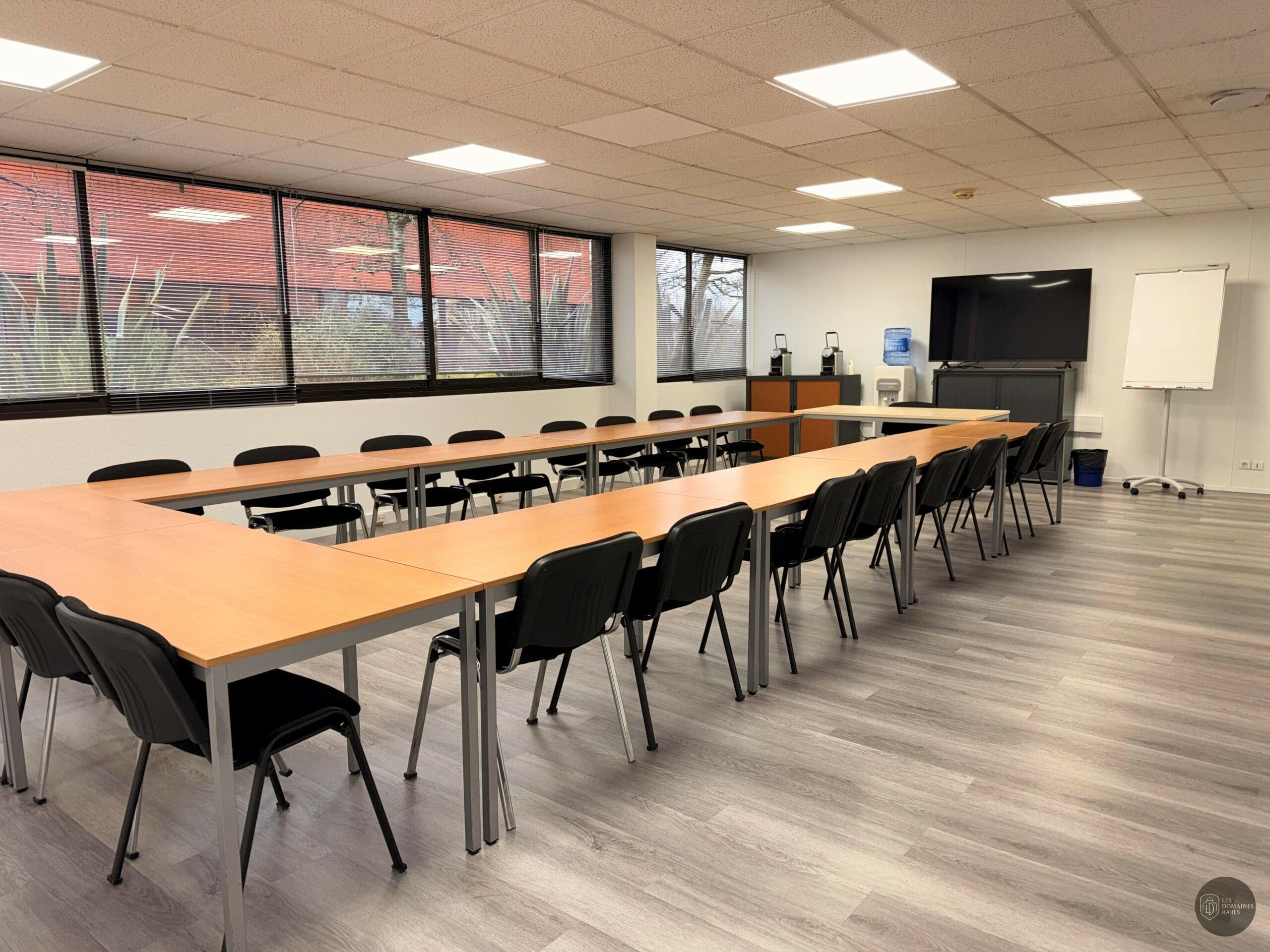 Salle de réunion 8 de l'auberge Drive Affaires à Mérignac en Nouvelle-Aquitaine